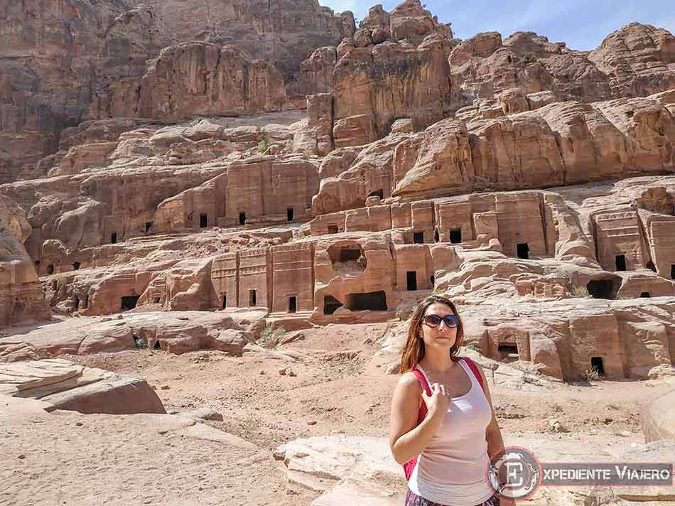 La Calle de las Fachadas antes de la subida al Monasterio de Petra