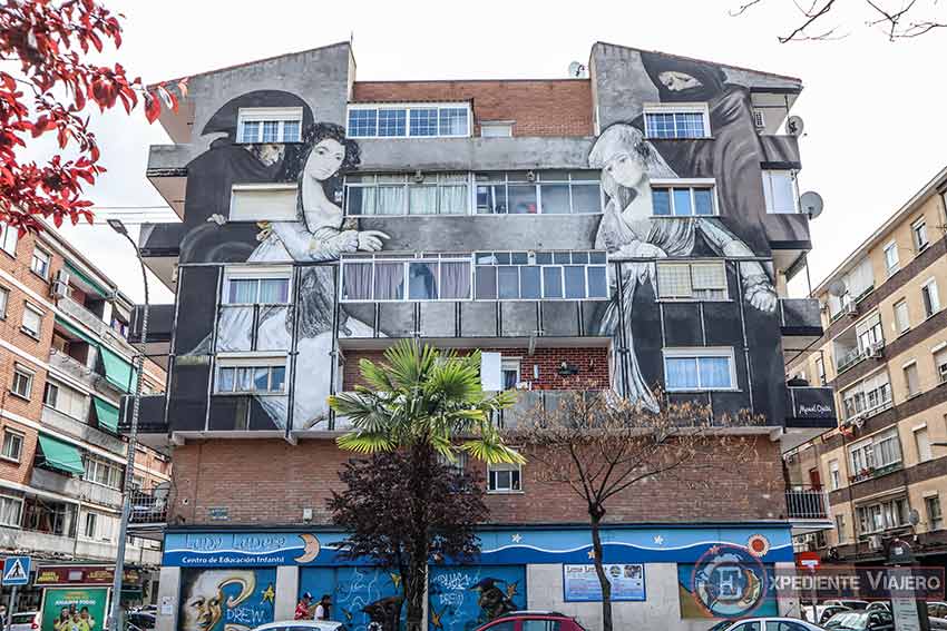 Grafitis de Torrejón: ¨Majas en el balcón¨ de Francisco de Goya