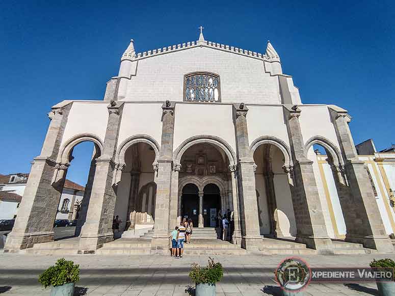 Qué ver en Évora: la Iglesia de San Francisco y la Capilla de los Huesos