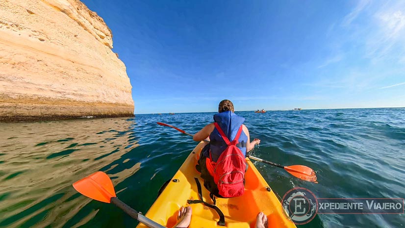 Cómo visitar la Cueva de Benagil en kayak, nuestra experiencia