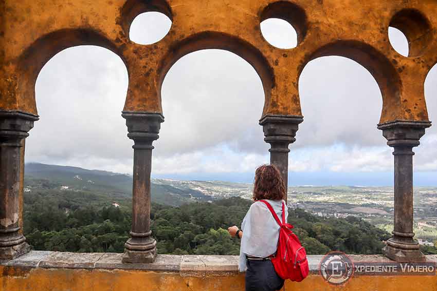 Cómo visitar el Palacio da Pena en Sintra: mirador en el patio