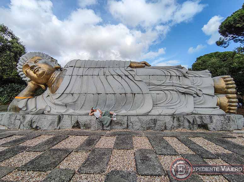 Buda Reclinado del Buddha Eden en Portugal