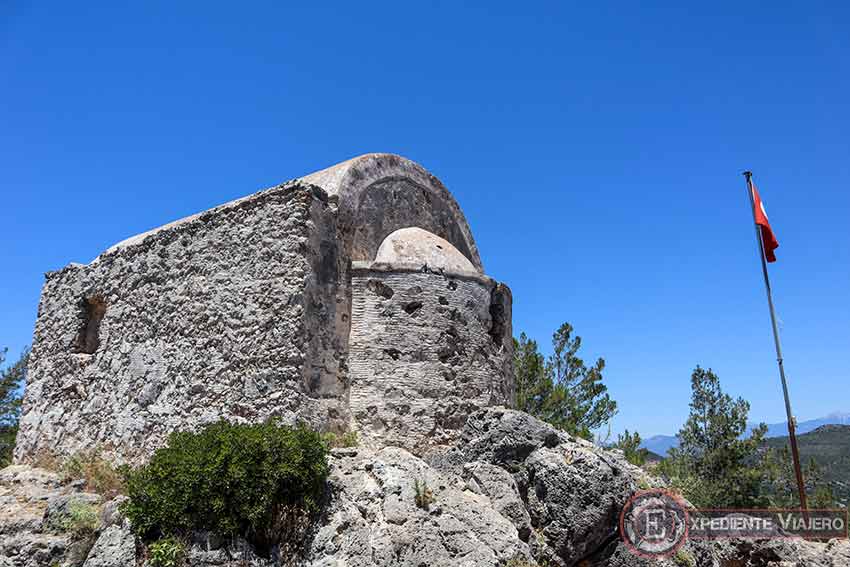 Qué hacer un Fethiye: la capilla sobre la colina de Kayaköy