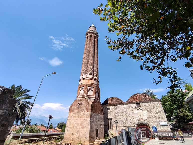 Mezquita Yivli Minare, una de las más importantes que ver en Antalya