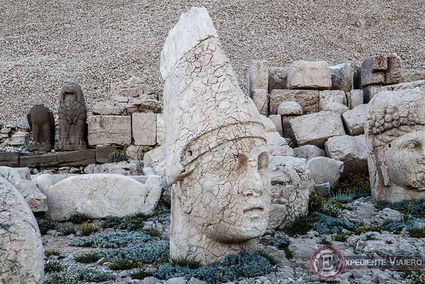 La cabeza del Rey Antíoco I al visitar el Monte Nemrut