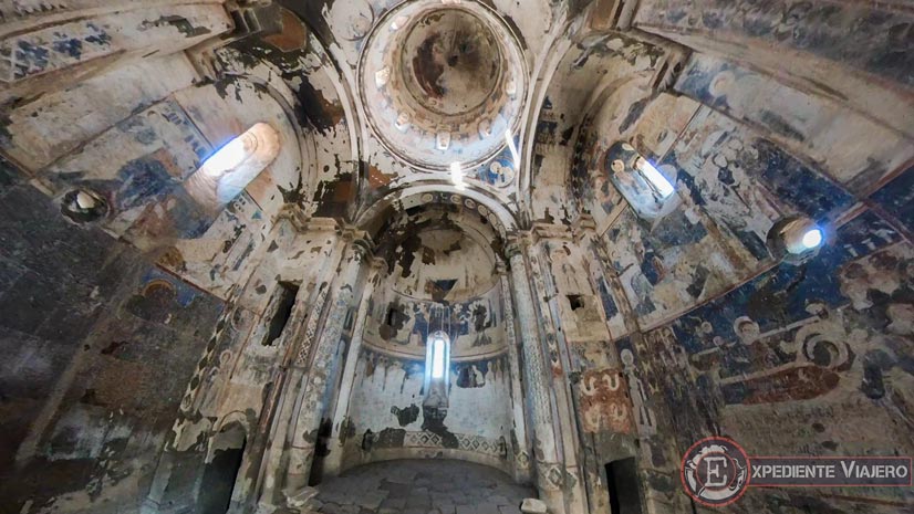 Interior de la Iglesia de San Gregorio en Ani, junto a Kars (Turquía)