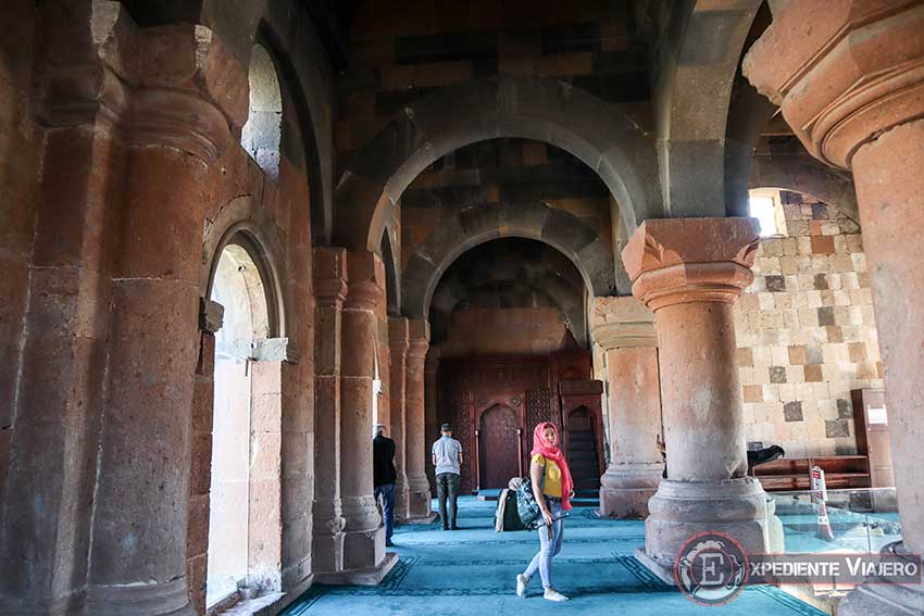 Interior de la mezquita de Ani, junto a Kars (Turquía)
