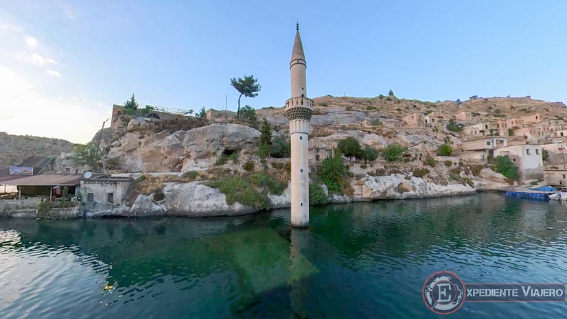 Savaşan Köyü y su mezquita hundida. Lo más importante que ver en Halfeti