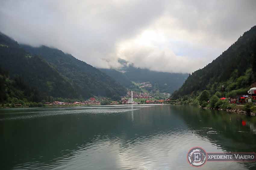 Foto del lago Uzungöl