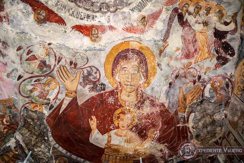 Fresco de la Virgen María y Jesús en el Monasterio de Sumela