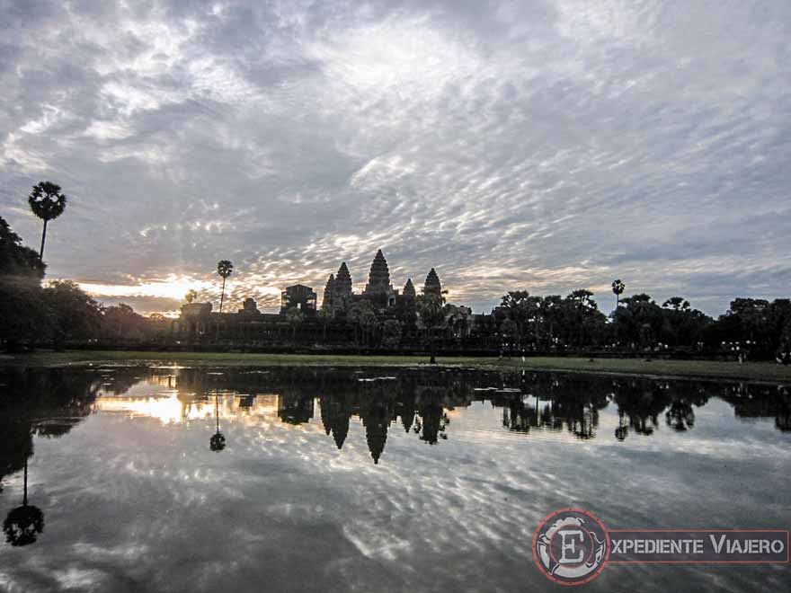 Templos de Angkor: amanecer en el templo de Angkor Wat