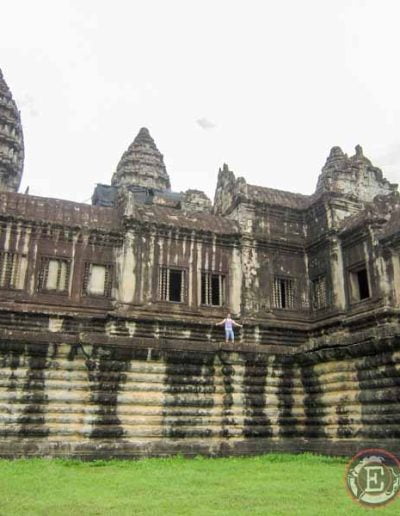 Templos de Angkor: templo de Angkor Wat desde un patio interior