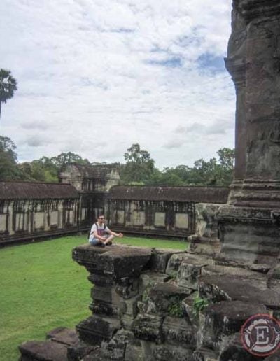 Templos de Angkor: foto meditando en Angkor Wat