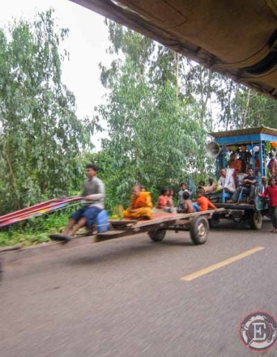 Templos de Angkor: procesión de camino a Beng Mealea