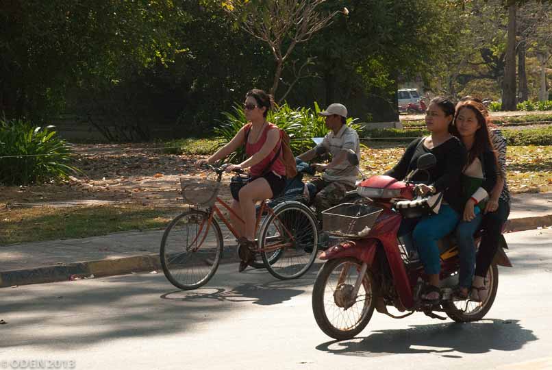 Alquilar moto para visitar los templos de Angkor