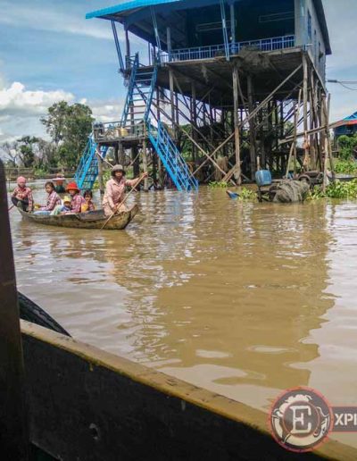 Qué ver en Siem Reap: familias y habitantes del poblado flotante