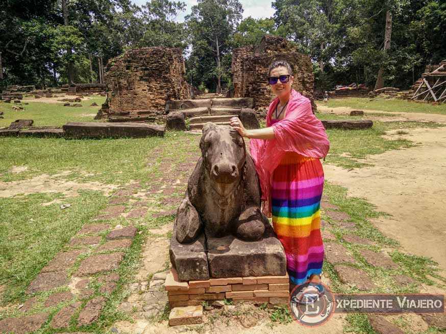 Templos de Angkor: estatua de un toro en Preah Ko