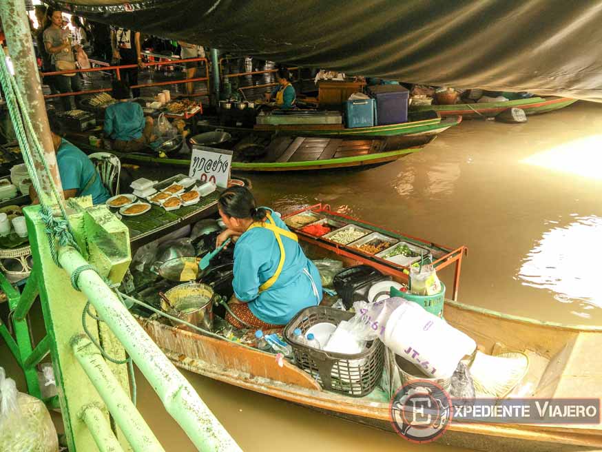 Mercado flotante de Ayutthaya en un día