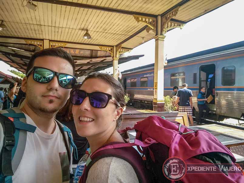 Ir en tren a Ayutthaya en un día