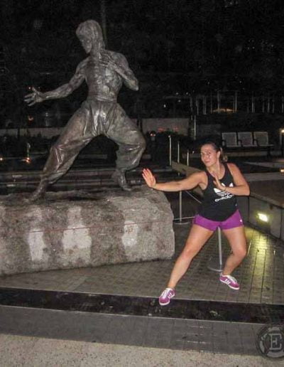 Hacerse una foto con Bruce Lee. una de las cosas que ver y hacer en Hong Kong