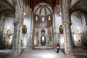 Monasterio de Carboeiro y la Cascada do Toxa: tesoros gallegos escondidos!