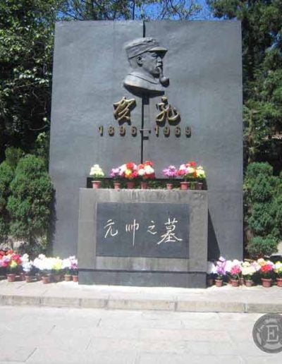 Las montañas de Avatar en China y estatua en Tianzi Mountain