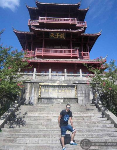 Las montañas de Avatar en China y pagoda en Tianzi Mountain
