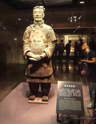 Visitar los Guerreros de Terracota: figura de un alto oficial