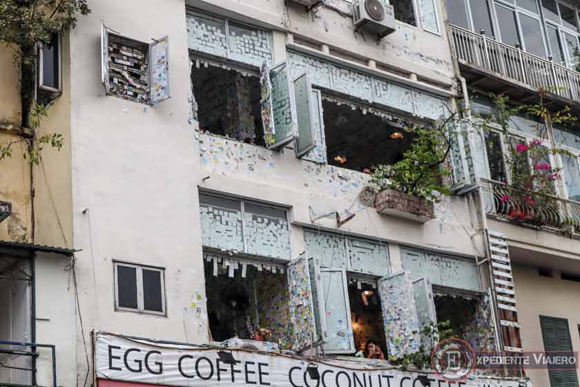 Fachada del The Note Coffee, algo que ver en Hanoi en 2 días