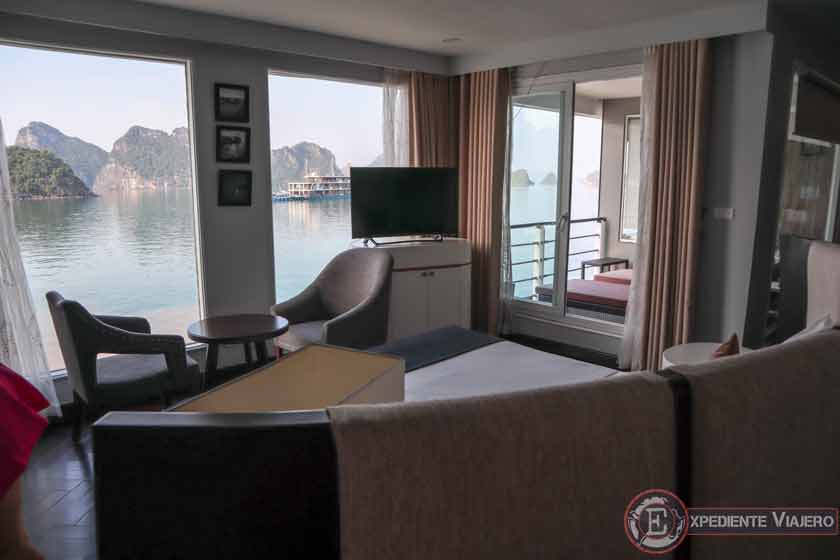 Vistas desde la habitación de nuestro crucero en Halong Bay