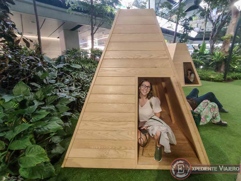 Tupi de madera al hacer la escala en Doha