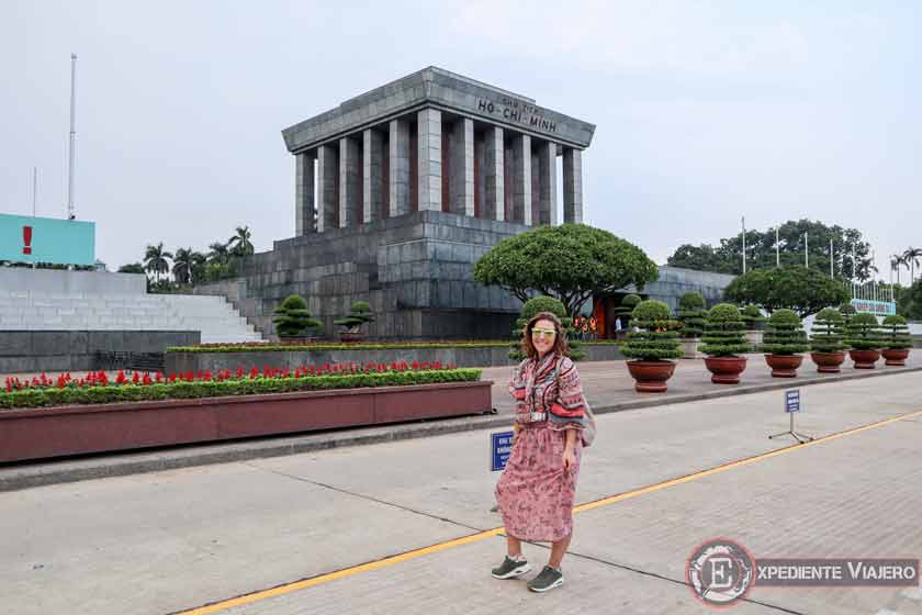 Explanada con el mausoleo de Ho Chi Minh en Ba Dinh, un lugar donde alojarse en Hanoi