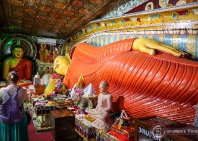 Buda en Jetavanaramaya, algo que ver en Anuradhapura