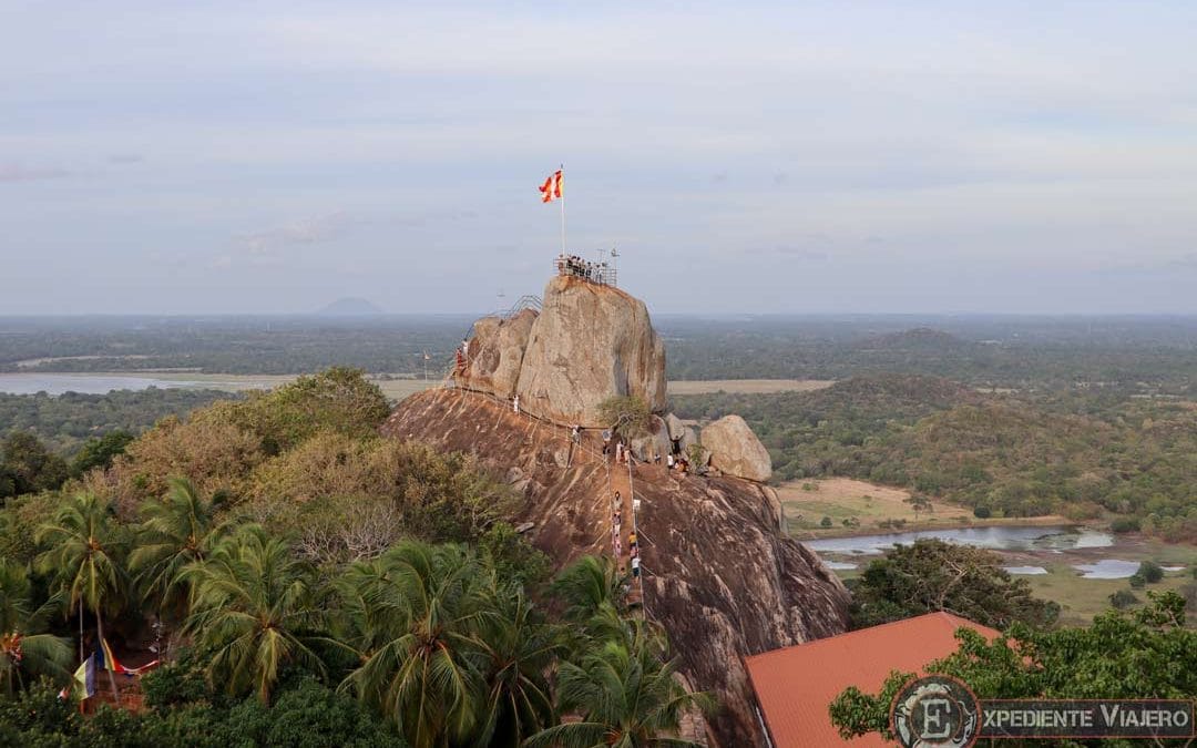 MIHINTALE en Sri Lanka: ¡subiendo a la MONTAÑA SAGRADA!