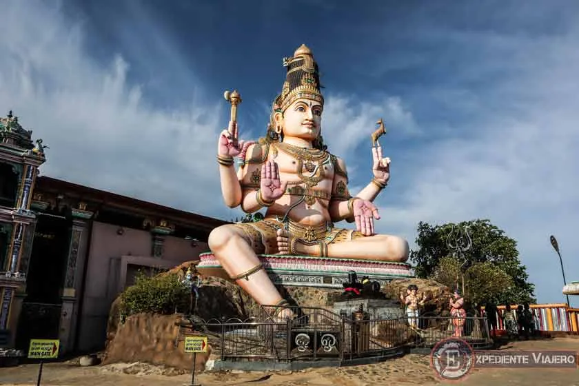 Estatua de Shiva del Templo Koneswaram de Trincomalee en Sri Lanka
