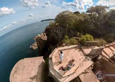Vistas desde Rock Bunker de Trincomalee en Sri Lanka