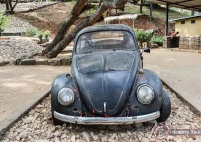 Volkswagen escarabajo en el museo del ejército de Trincomalee en Sri Lanka