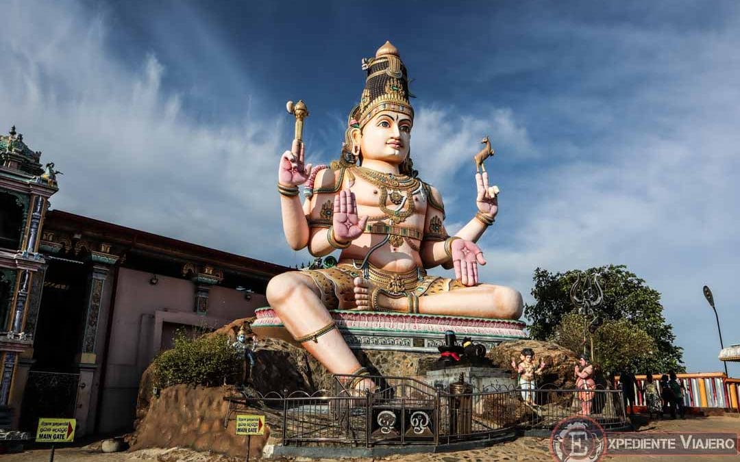 TRINCOMALEE en SRI LANKA: playas, templos hindúes y ballenas!