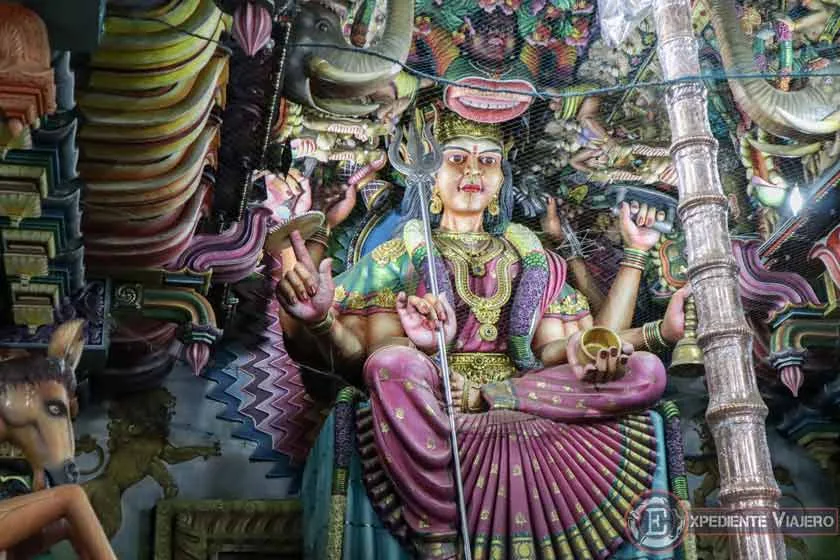 Diosa del templo Sri Pathrakali Amman de Trincomalee en Sri Lanka
