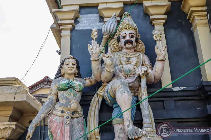 Figura del templo Villuntri Kandaswamy de Trincomalee en Sri Lanka