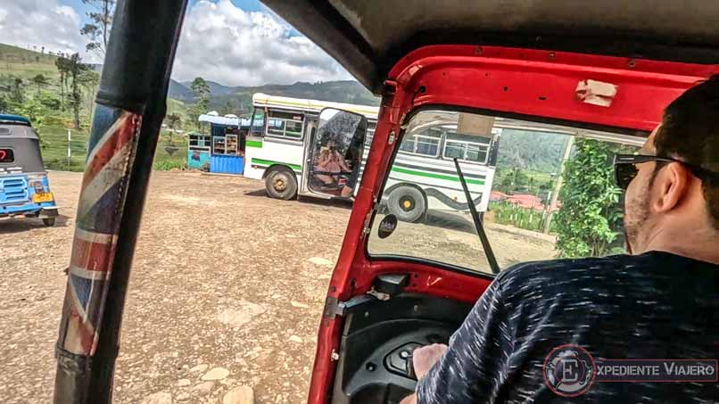 Parking para visitar Gartmore Falls desde Maskeliya
