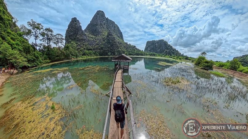 Lago frente a Tham Pa Sueam en el Thakhek Loop